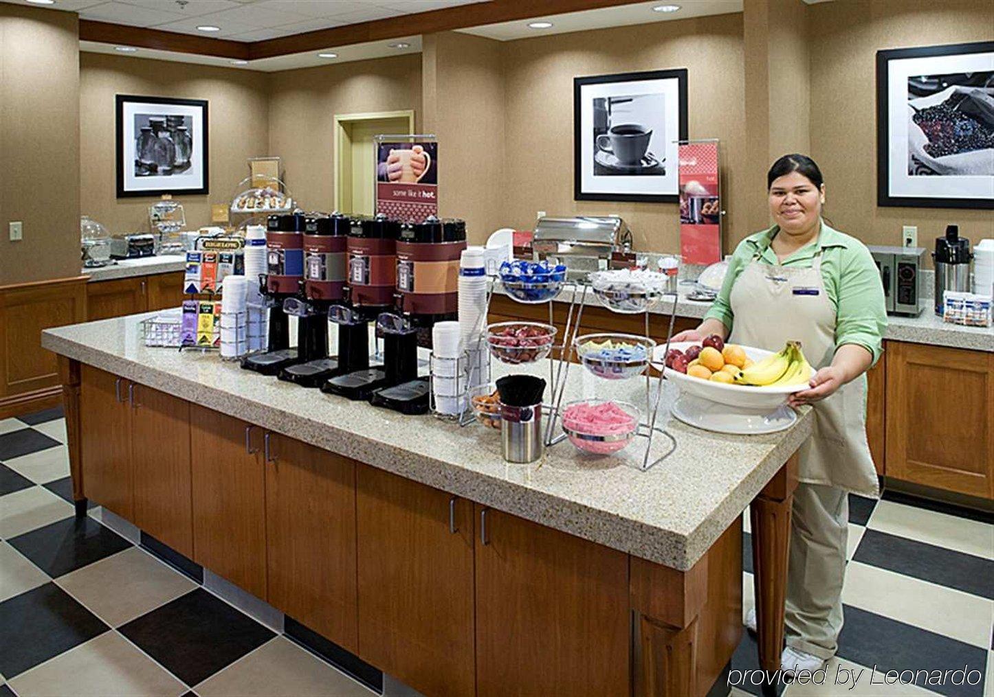 Hampton Inn & Suites Clovis Airport North Restoran gambar